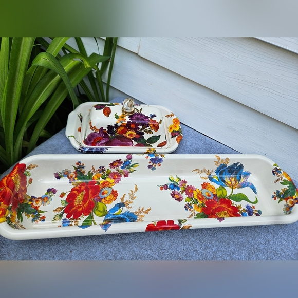 Mackenzie Childs Flower Market White Bread & Butter Hostess Set - Picture 10 of 12